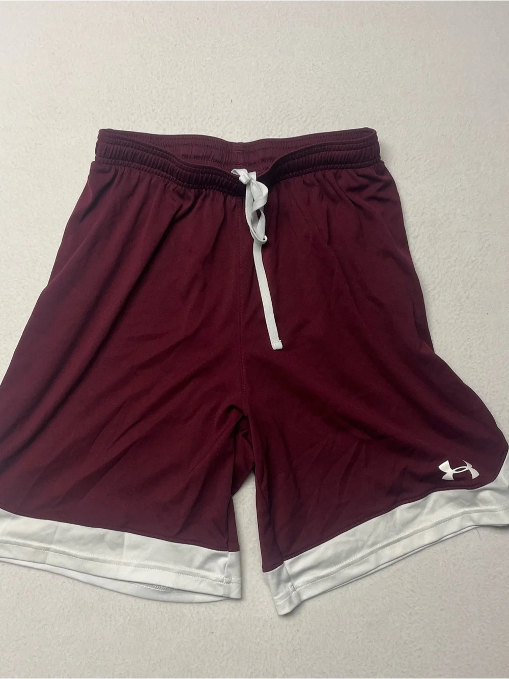 Under Armour Maroon Athletic Shorts Drawstring Men’s medium